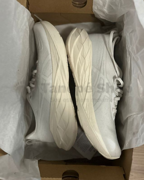 Asics NovaBlast 4 - Linha Premium
